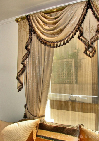 DRAPERY SWAGS TAILS 022